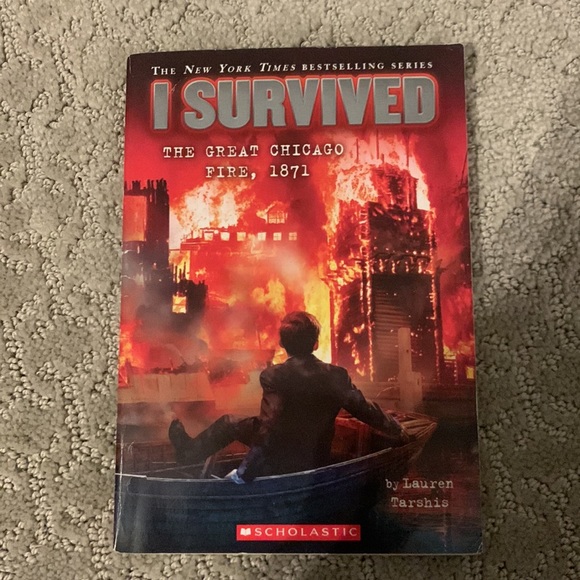 I survived four book set - Picture 4 of 5
